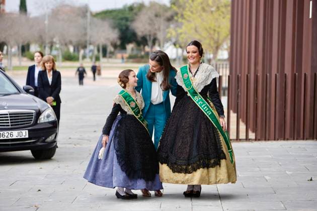 The Queen presides over the event on the occasion of the World Day for Rare Diseases in Castellón Queen Letizia poses with the Queens Falleras 2026 of Castellón, Ana Olivas i and Clara Sanz d on her arrival at the event on the occasion of the World Day for Rare Diseases, at the Palacio de Congresos de Castellón, on March 3, 2026, in Castellón de la Plana, Valencian Community Spain Organized by the Spanish Federation of Rare Diseases FEDER, the event is part of the campaign Because every person matters, an initiative that seeks to ensure equity in access to social and health resources 03 MARCH 2026 REINA LETIZIA RARE DISEASES CASTELLÓN DE LA PLANA ÁNGEL SÁNCHEZ 03 03 03 2026 Castellon de la Plana Community Castellon de la Plana Community Ca  Copyright: xÃNGELxSÃNCHEZx 7333637