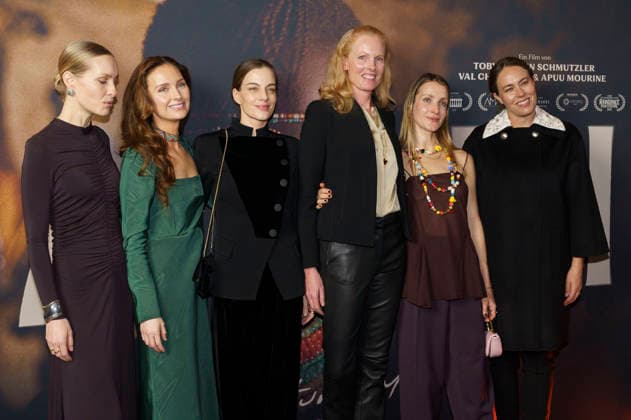 Marlies Pia Pfeifhofer, Sophie-Alexandra Prinzessin von Bayern, Cleo von Adelsheim, Elisabeth Herzogin in Bayern-Terberger, Ekaterina Prinzessin von Hannover und Prinzessin Nina Nastassja Jade von Griechenland und Dänemark bei der Premiere des Kinofilms Nawi - Dear Future Me in der Astor Film Lounge im Arri. München, 02.03.2026