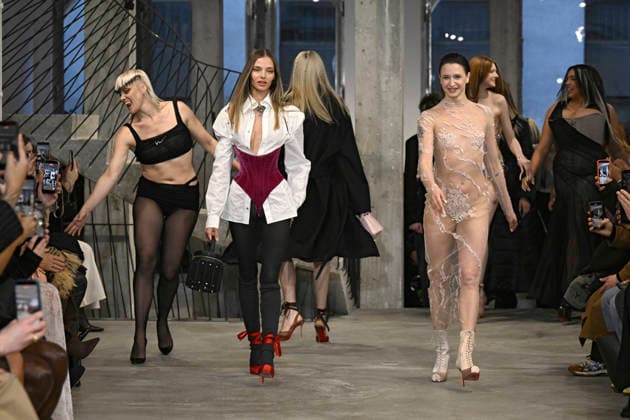 Défilé Winsanto Collection Prêt à Porter Automne Hiver 2026 2027 lors de la Fashion Week de Paris, le 3 mars 2026 Weinsanto Fashion Show Ready to Wear Fall Winter 2026 2027 Collection, during Paris Fashion Week, on March 3rd, 2026 Paris France  Copyright: xAgencex xBestimagexAgencex xBestimagex
