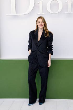 Camille Rowe at the photocall of Christian Dior Women Ready to Wear Fall Winter 2026 2027 Collection fashion show, during Paris Fashion Week PFW at Jardin des Tuileries, in Paris, France, on March 3rd, 2026 Olivier Borde Bestimage Photocall of Christian Dior Women Ready to Wear Fall Winter 2026 2027 Collection fashion show, during Paris Fashion Week at Jardin des Tuileries, in Paris, France, on March 3rd, 2026 Paris France Copyright: xOLIVIERxBORDEx xBESTIMAGExOLIVIERxBORDEx xBESTIMAGEx