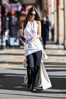Emily Ratajkowski strolls through the streets of the capital after the Christian Dior show during Paris Fashion Week PFW , in Paris, France, on March 3, 2026 Yehiel Chekroune Bestimage Emily Ratajkowski strolls through the streets of the capital after the Christian Dior show during Paris Fashion Week PFW , in Paris, France, on March 3, 2026 Paris France  Copyright: xYehielxChekrounex xBestimagexYehielxChekrounex xBestimagex