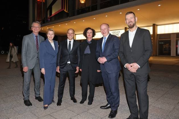 Wiedereröffnung des Kino International Franziska Giffey, Christian Bräuer, Maria Schrader, Kai Wegner, Heinrich-Georg Kloster Offizielle Wiedereröffnung des Kino International in Berlin Karl-Marx-Allee, Datum: 03.03.2026 Copyright: xEventpress Kratschx