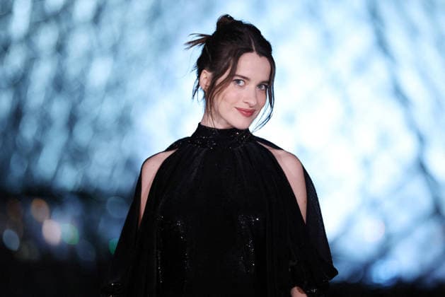PFW Le Grand Diner du Louvre Arrivals Photocall Rebecca Marder attending the Le Grand Diner du Louvre Arrivals Photocall at the Musee du Louvre as part of Paris Fashion Week on March 03, 2026 in Paris, France. Photo by Jerome Dominé ABACAPRESS.COM Paris France  Copyright: xDominexJerome ABACAx