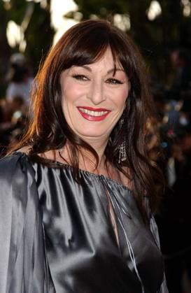 VF PTY 2 AR July 20, 2001 - K41927AR.VANITY FAIR OSCAR PARTY AT MORTONS IN LOS ANGELES, CA.2-27-2005. ANDREA RENAULT- 2005.ANJELICA HUSTON Copyright: xAndreaxRenaultx
