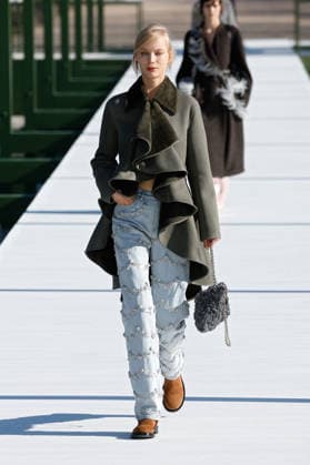 (260304) -- PARIS, March 4, 2026 -- A model presents a creation from the ready-to-wear Fall Winter 2026-2027 collections by Christian Dior during the Paris Fashion Week, in Paris, France, on March 3, 2026. (MeetEurope Handout via Xinhua) FRANCE-PARIS-FASHION WEEK-CHRISTIAN DIOR WuxHuiwo 