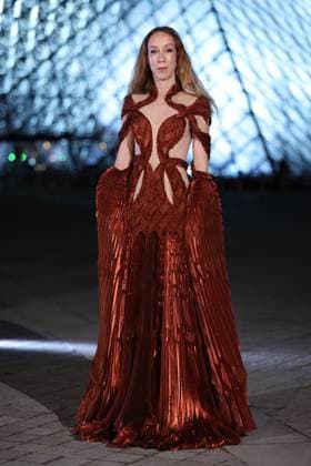 PFW Le Grand Diner du Louvre Arrivals Photocall Iris van Herpen attending the Le Grand Diner du Louvre Arrivals Photocall at the Musee du Louvre as part of Paris Fashion Week on March 03, 2026 in Paris, France. Photo by Jerome Dominé ABACAPRESS.COM Paris France  Copyright: xDominexJerome ABACAx