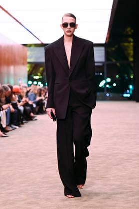 Saint Laurent fashion show Womens Ready to Wear Fall Winter 2026 2027 Collection during Paris Fashion Week PFW on March 3, 2026 Saint Laurent fashion show Womens Ready to Wear Fall Winter 2026 2027 Collection during Paris Fashion Week PFW on March 3, 2026 Paris France  Copyright: xAgencex xBestimagexAgencex xBestimagex