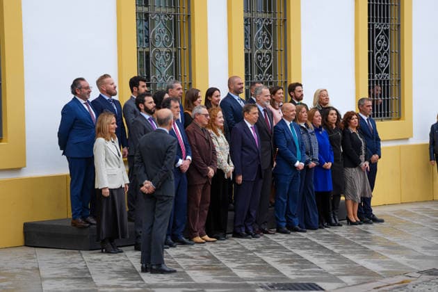 Felipe VI visits the Town Hall of Dos Hermanas Seville King Felipe VI poses in a family photo with the corporation of the City Council of Dos Hermanas Seville, as part of an institutional visit made today, March 4, to the town On March 4, 2026 in Dos Hermanas, Seville Andalusia, Spain King Felipe VI goes this Wednesday, March 4, 2026 to the City Hall of Dos Hermanas, where he will be received by the mayor of the town, Paco Rodriguez, will greet the municipal corporation and sign in the Book of Honor of the city The Consistory calls it an honor and highlights the historical link with the Royal House his parents visited in 1987 04 MARCH 2026 Francisco J Dos Hermanas, Sevilla Andalucia Dos Hermanas, Sevilla Andalucia Espana Copyright: xFranciscoxJ.xOlmox 7336583