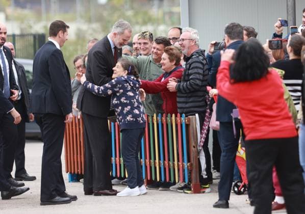 Felipe VI visits the Town Hall of Dos Hermanas Seville King Felipe VI, greets neighbors and users of the Comprehensive Care Center for People with Cerebral Palsy Aspace Seville, on his arrival for a visit to the institution On March 4, 2026 in Dos Hermanas, Seville Andalusia, Spain Felipe VI will make a tour of the facilities of Aspace, to make visible the work of people with cerebral palsy and show the commitment and support of the Spanish institutions to promote the social participation of all the people who make up this group 04 MARCH 2026 Rocí Dos Hermanas, Sevilla Andalucia Dos Hermanas, Sevilla Andalucia Spain  Copyright: xRocioxRuzx 7336632