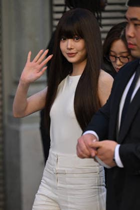 PFW Courreges Outside Arrivals Eunchae arriving at Courreges show during Fashion Week in Paris, France on March 4, 2026. Photo by Julien Reynaud APS-Medias ABACAPRESS.COM Paris France  Copyright: xReynaudxJulien APS-Medias ABACAx