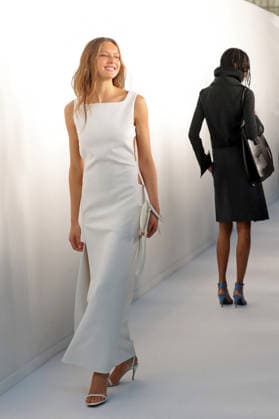 PFW - Courreges - Backstage - Womenswear Luiza Perote and Angelina Kendall poses backstage prior to the Courrèges Womenswear Fall Winter 2026-2027 show as part of Paris Fashion Week on March 04, 2026 in Paris, France. Photo by Gonzalez Alain-Gil ABACAPRESS.COM Paris Ile-de-France France  Copyright: xGonzalezxAlain-Gil ABACAx