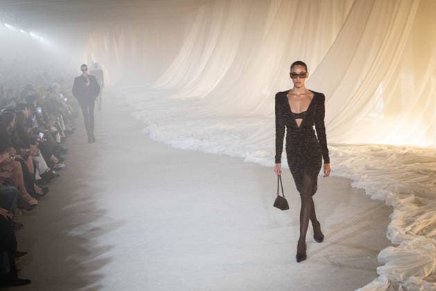 PFW - Balmain Runway A model walks the runway during the Balmain Womenswear Fall Winter 2026-2027 show as part of Paris Fashion Week on March 04, 2026 in Paris, France. Photo by Alexis Jumeau ABACAPRESS.COM Paris France  Copyright: xJumeauxAlexis ABACAx
