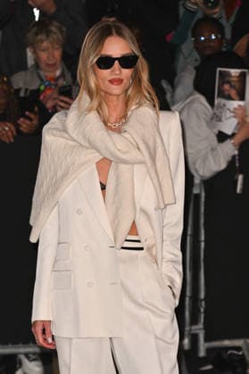 PFW Tom Ford Outside Arrivals Rosie Huntington Whiteley arriving at the Tom Ford show during Fashion Week in Paris, France on March 4, 2026. Photo by Julien Reynaud APS-Medias ABACAPRESS.COM Paris France  Copyright: xReynaudxJulien APS-Medias ABACAx