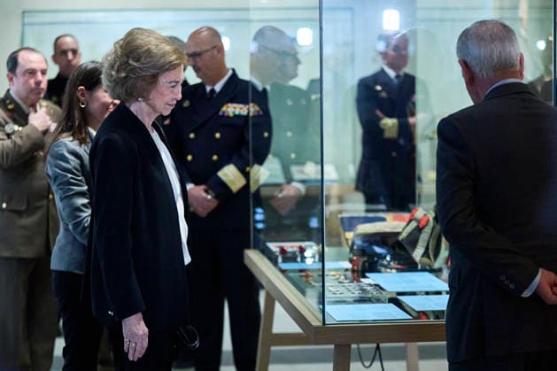 March 4, 2026, Madrid, Madrid, Spain: QUEEN SOFIA visits the exhibition The flag that came from the sea. The colours that identify us Madrid Spain - ZUMAc260 20260304_zep_c260_013 Copyright: xMikexChicorrox