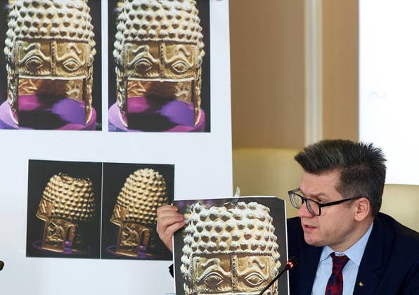 Theft of the Cotofenesti Helmet, hearings in the Romanian Parliament, Bucharest, Romania Bucharest, Romania. 27th Jan, 2025: Mihai Neamtu, AUR deputy, led the meeting of the Culture Committee of the Chamber of Deputies, in which is discussed the situation of the Golden Helmet of Cotofenesti, a solid gold Geto-Dacian helmet dating from the second half of the 5th century BCE, belonging to National Museum of History of Romania, was stolen, along with three other Dacian bracelets, during the night of January 24-25, 2025, from the Drents Museum, in Assen, Netherlands Bucharest Romania Copyright: xLucianxAlecux DSC01759_20250127