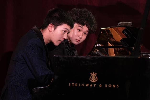 March 4, 2026, Bronx, New York, USA: Young musicians, recipients of foundation Ryan Huang and Sencheng Zhang perform during Lang Lang International Music Foundation bi-annual gala at Metropolitan Club in New York, NY on March 4, 2026. Bronx USA - ZUMAr339 20260304_znp_r339_080 Copyright: xLevxRadinx