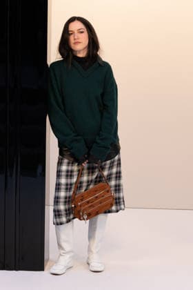 PFW - Acne Studios Photo by ABACAPRESS.COM Oklou attends the Acne Studios WI26 Show as part of Paris Fashion Week on March 04, 2026 in Paris, France. Photo by ABACAPRESS.COM Paris France  Copyright: xABACAx