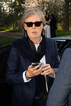 PFW - Stella McCartney Arrivals Paul McCartney attends the Stella McCartney WI26 Show as part of Paris Fashion Week on March 04, 2026 in Paris, France. Photo by Laurent Zabulon ABACAPRESS.COM Paris France  Copyright: xZabulonxLaurent ABACAx