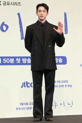 S. Korean actor Park Jin-young S. Korean actor Park Jin-young South Korean actor Park Jin-young, who stars in the local cable channel JTBC s new drama Still Shining, poses for a photo during a publicity event in Seoul on March 5, 2026. The first episode of the drama will be aired on March 6. (Yonhap) 2026-03-05 16:03:34 < 1980-2026 YONHAPNEWS AGENCY. .> ¼­¿ïÆ¯º°½Ã EDITORIAL USE ONLY  Copyright: xx PYH2026030517560034400 YonhapxNewsx yonphotos250257