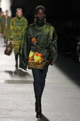PFW - Dries Van Noten Runway A model walks the runway during the Dries Van Noten Womenswear Fall Winter 2026-2027 show as part of Paris Fashion Week on March 04, 2026 in Paris, France. Photo by Alain Gil Gonzalez ABACAPRESS.COM Paris France  Copyright: xGonzalezxAlain-Gil ABACAx