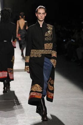 PFW - Dries Van Noten Runway A model walks the runway during the Dries Van Noten Womenswear Fall Winter 2026-2027 show as part of Paris Fashion Week on March 04, 2026 in Paris, France. Photo by Alain Gil Gonzalez ABACAPRESS.COM Paris France  Copyright: xGonzalezxAlain-Gil ABACAx