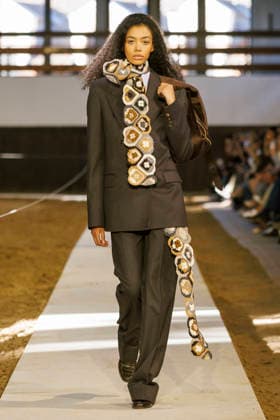 Stella McCartney Womens Ready to Wear Autumn Winter 2026 2027 fashion show during Paris Fashion Week PFW on March 8, 2026 clear 135 Translation results Translation results Stella McCartney Womens Ready to Wear Autumn Winter 2026 2027 Collection fashion show during Paris Fashion Week PFW on March 8, 2026 Paris France  Copyright: xAgencex xBestimagexAgencex xBestimagex