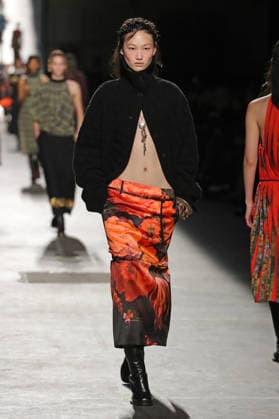 PFW - Dries Van Noten Runway A model walks the runway during the Dries Van Noten Womenswear Fall Winter 2026-2027 show as part of Paris Fashion Week on March 04, 2026 in Paris, France. Photo by Alain Gil Gonzalez ABACAPRESS.COM Paris France  Copyright: xGonzalezxAlain-Gil ABACAx