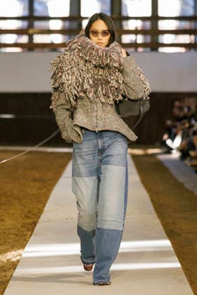 Stella McCartney Womens Ready to Wear Autumn Winter 2026 2027 fashion show during Paris Fashion Week PFW on March 8, 2026 clear 135 Translation results Translation results Stella McCartney Womens Ready to Wear Autumn Winter 2026 2027 Collection fashion show during Paris Fashion Week PFW on March 8, 2026 Paris France  Copyright: xAgencex xBestimagexAgencex xBestimagex