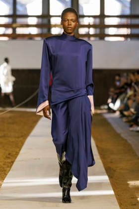 Stella McCartney Womens Ready to Wear Autumn Winter 2026 2027 fashion show during Paris Fashion Week PFW on March 8, 2026 clear 135 Translation results Translation results Stella McCartney Womens Ready to Wear Autumn Winter 2026 2027 Collection fashion show during Paris Fashion Week PFW on March 8, 2026 Paris France  Copyright: xAgencex xBestimagexAgencex xBestimagex