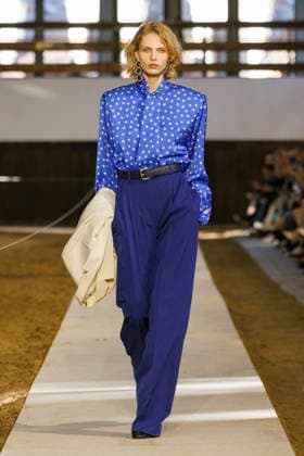 Stella McCartney Womens Ready to Wear Autumn Winter 2026 2027 fashion show during Paris Fashion Week PFW on March 8, 2026 clear 135 Translation results Translation results Stella McCartney Womens Ready to Wear Autumn Winter 2026 2027 Collection fashion show during Paris Fashion Week PFW on March 8, 2026 Paris France  Copyright: xAgencex xBestimagexAgencex xBestimagex