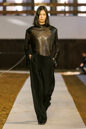 Stella McCartney Womens Ready to Wear Autumn Winter 2026 2027 fashion show during Paris Fashion Week PFW on March 8, 2026 clear 135 Translation results Translation results Stella McCartney Womens Ready to Wear Autumn Winter 2026 2027 Collection fashion show during Paris Fashion Week PFW on March 8, 2026 Paris France  Copyright: xAgencex xBestimagexAgencex xBestimagex