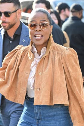 PFW Chloe Outside Arrivals Oprah Winfrey arriving at the Chloeshow during Fashion Week in Paris, France on March 5, 2026. Photo by Julien Reynaud APS-Medias ABACAPRESS.COM Paris France  Copyright: xReynaudxJulien APS-Medias ABACAx