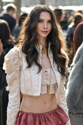 PFW Chloe Outside Arrivals Guest arriving at the Chloeshow during Fashion Week in Paris, France on March 5, 2026. Photo by Julien Reynaud APS-Medias ABACAPRESS.COM Paris France  Copyright: xReynaudxJulien APS-Medias ABACAx