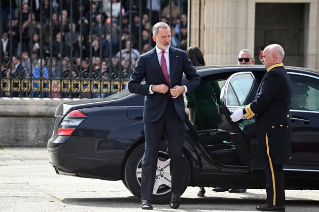 The King and Queen of Spain receive with honors the Grand Dukes of Luxembourg at the Royal Palace King Felipe VI on his arrival at the reception with honors for the Grand Dukes of Luxembourg at the Royal Palace, on March 5, 2026, in Madrid Spain The Grand Dukes of Luxembourg began their reign in October last year, following the abdication of Henry of Luxembourg in favor of his son KING DUCHESSES OF LUXEMBOURG José Madrid Madrid Madrid Spain  Copyright: xJosÃ xOlivax 7340160
