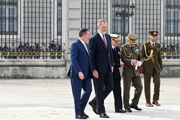 The King and Queen of Spain receive with honors the Grand Dukes of Luxembourg at the Royal Palace William V of Luxembourg and King Felipe VI during the reception at the Royal Palace, on March 5, 2026, in Madrid Spain The Grand Dukes of Luxembourg began their reign in October last year, following the abdication of Henry of Luxembourg in favor of his son KING DUCHESS DUCHES OF LUXEMBOURG José Madrid Madrid Madrid Spain  Copyright: xJosÃ xOlivax 7340191