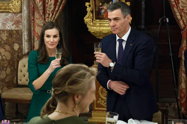 Queen Letizia (L) and the Spanish Prime Minister Pedro Sanchez (R) during the luncheon held at the Royal Palace in honor of the Grand Dukes of Luxembourg, in Madrid, Spain, 05 March 2026. Official visit of the Grand Dukes of Luxembourg to Spain !ACHTUNG: NUR REDAKTIONELLE NUTZUNG!  Copyright: xChemaxMoyax GRAF3982 20260305-55019602353_1