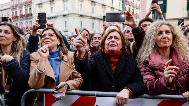 Celebration in Naples for Sal Da Vinci After Victory at the Sanremo Festival After his victory at the Sanremo Festival, Sal Da Vinci returns to Naples and performs in his neighbourhood. The party, which lasted about half an hour, took place on the steps of the first municipality headquarters in Largo Torretta, Chiaia: the singer appeared before the public to the tune of Per sempre si, sung and danced to by hundreds of people. _BPH8345 Copyright: xAntonioxBalascox