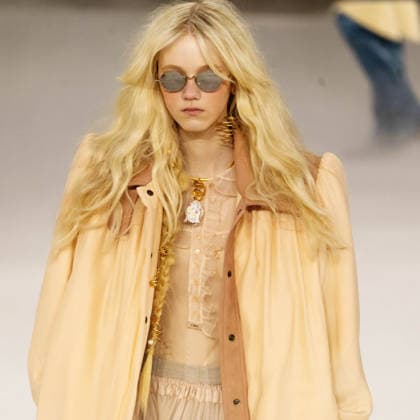 Paris fashion week Womenwear FALL WINTER 2026 2027 CHLOE 5th March 2026 sylvie lefort photography MAXPPP 05 03 2026 @sylvie Lefort Photography MAXPPP 05 03 26 Models present creations from the Womenswear FALL WINTER 2026 2027collection by CHLOE during the Paris Fashion Week, in Paris, France 5th March 2026 The presentation of the Womens collections from March 2nd to March 10th 26  Copyright: xMAXPPPxsylviexlefortxphotographyx LFR202603055145 LFR202603055145