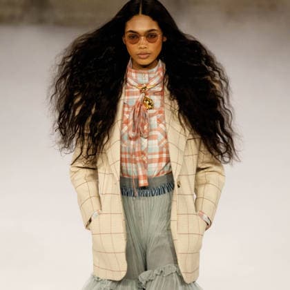 Paris fashion week Womenwear FALL WINTER 2026 2027 CHLOE 5th March 2026 sylvie lefort photography MAXPPP 05 03 2026 @sylvie Lefort Photography MAXPPP 05 03 26 Models present creations from the Womenswear FALL WINTER 2026 2027collection by CHLOE during the Paris Fashion Week, in Paris, France 5th March 2026 The presentation of the Womens collections from March 2nd to March 10th 26  Copyright: xMAXPPPxsylviexlefortxphotographyx LFR202603055198 LFR202603055198