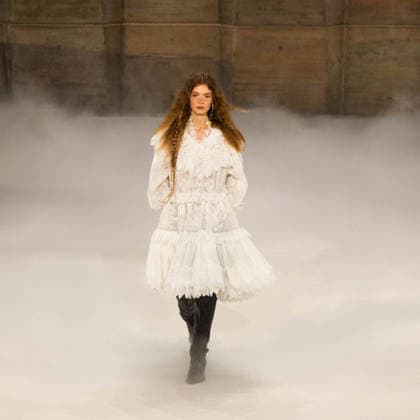 Paris fashion week Womenwear FALL WINTER 2026 2027 CHLOE 5th March 2026 sylvie lefort photography MAXPPP 05 03 2026 @sylvie Lefort Photography MAXPPP 05 03 26 Models present creations from the Womenswear FALL WINTER 2026 2027collection by CHLOE during the Paris Fashion Week, in Paris, France 5th March 2026 The presentation of the Womens collections from March 2nd to March 10th 26  Copyright: xMAXPPPxsylviexlefortxphotographyx LFR202603055204 LFR202603055204