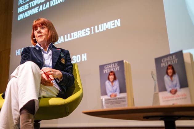 Entertainment Bilder des Tages Gisèle Pelicot presents the memoir A hymn to life in Barcelona Gisèle Pelicot during the presentation of the memoir A hymn to life , with journalist Neus Tomàs, on March 5, 2026, in Barcelona, Catalonia Spain Pelicot has published the book A hymn to life in which she narrates in the book her memories when one morning in November 2020 she discovered that her husband had been drugging and raping her in secret, and inviting strangers to her home to abuse her Four years later Pelicot decided to give up her anonymity when the trial began against her husband and fifty other men declaring that shame must change sides 05 MARCH 2026 MEMOIRS PELICOT BOOK PRESENTATION Lorena Sopê Barcelona Cataluna Barcelona Cataluna Spain  Copyright: xLorenaxSopÃªnax 7341489