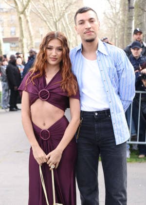 Issia et Youssef aux arrivals au défilé Rabanne Collection Femme Prêt à Porter Automne Hiver 2026 2027 lors de la Fashion Week de Paris PFW à lUnesco, à Paris, France, le 5 mars 2026 Denis Guignebourg Bestimage Arrivals at the Rabanne Womens Ready to Wear Fall Winter 2026 2027 show during Paris Fashion Week PFW at UNESCO, Paris, France, on March 5, 2026 Paris France  Copyright: xDenisxGuignebourgx xBestimagexDenisxGuignebourgx xBestimagex
