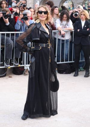 Marisa Berenson at the arrivals at the Schiaparelli Collection Femme Prêt à Porter Automne Hiver 2026 2027 fashion show at the Carrousel du Louvre during Paris Fashion Week PFW , in Paris, FRance, on March 5, 2026 Denis Guignebourg Bestimage Arrivals at the Schiaparelli Womens Ready to Wear Fall Winter 2026 2027 fashion show at the Carrousel du Louvre during Paris Fashion Week PFW , in Paris, France, on March 5, 2026  Copyright: xDenisxGuignebourgx xBestimagexDenisxGuignebourgx xBestimagex