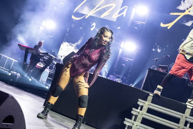 Sean Paul spielt am 5. März 2026 in der QUARTERBACK Immobilien ARENA Leipzig eine Show seiner TIMELESS TOUR. Vor einer fast ausverkauften Halle liefert der Dancehall-Star eine energiegeladene Performance mit seinen bekanntesten Hits, begleitet von DJ und einer aufwändigen Licht- und Videoproduktion, während das Publikum in der Arena tanzt und mitsingt. ï¿¼ Sean Paul Leipzig