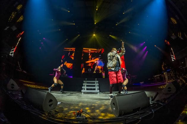 Sean Paul spielt am 5. März 2026 in der QUARTERBACK Immobilien ARENA Leipzig eine Show seiner TIMELESS TOUR. Vor einer fast ausverkauften Halle liefert der Dancehall-Star eine energiegeladene Performance mit seinen bekanntesten Hits, begleitet von DJ und einer aufwändigen Licht- und Videoproduktion, während das Publikum in der Arena tanzt und mitsingt. ï¿¼ Sean Paul Leipzig