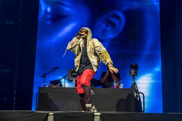 Sean Paul spielt am 5. März 2026 in der QUARTERBACK Immobilien ARENA Leipzig eine Show seiner TIMELESS TOUR. Vor einer fast ausverkauften Halle liefert der Dancehall-Star eine energiegeladene Performance mit seinen bekanntesten Hits, begleitet von DJ und einer aufwändigen Licht- und Videoproduktion, während das Publikum in der Arena tanzt und mitsingt. ï¿¼ Sean Paul Leipzig