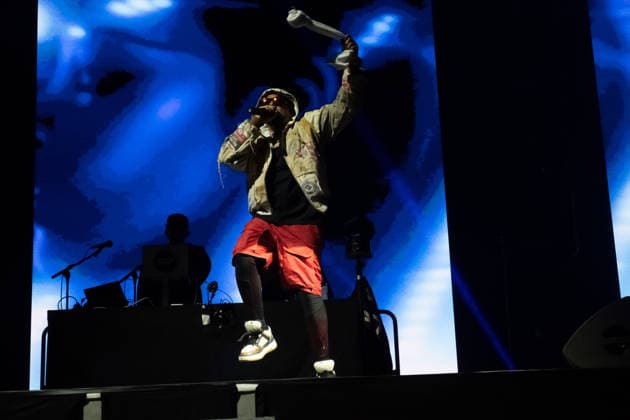 Sean Paul spielt am 5. März 2026 in der QUARTERBACK Immobilien ARENA Leipzig eine Show seiner TIMELESS TOUR. Vor einer fast ausverkauften Halle liefert der Dancehall-Star eine energiegeladene Performance mit seinen bekanntesten Hits, begleitet von DJ und einer aufwändigen Licht- und Videoproduktion, während das Publikum in der Arena tanzt und mitsingt. ï¿¼ Sean Paul Leipzig