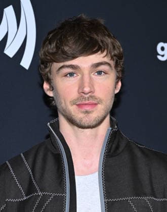 37th Annual GLAAD Media Awards Miles Heizer arriving to the 37th Annual GLAAD Media Awards held at the Beverly Hilton Hotel on March 5, 2026 in Beverly Hills, Ca. Beverly Hills Beverly Hilton Hotel California USA Copyright: xLISAxOConnor xAFF-USA.COMx