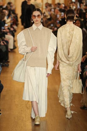 PFW - Uma Wang Runway A model walks the runway during the Uma Wang Womenswear Fall Winter 2026-2027 show as part of Paris Fashion Week on March 05, 2026 in Paris, France. Photo by Alain Gil Gonzalez ABACAPRESS.COM Paris France  Copyright: xGonzalezxAlain-Gil ABACAx