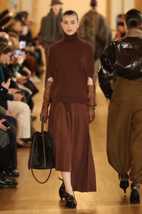 PFW - Uma Wang Runway A model walks the runway during the Uma Wang Womenswear Fall Winter 2026-2027 show as part of Paris Fashion Week on March 05, 2026 in Paris, France. Photo by Alain Gil Gonzalez ABACAPRESS.COM Paris France  Copyright: xGonzalezxAlain-Gil ABACAx